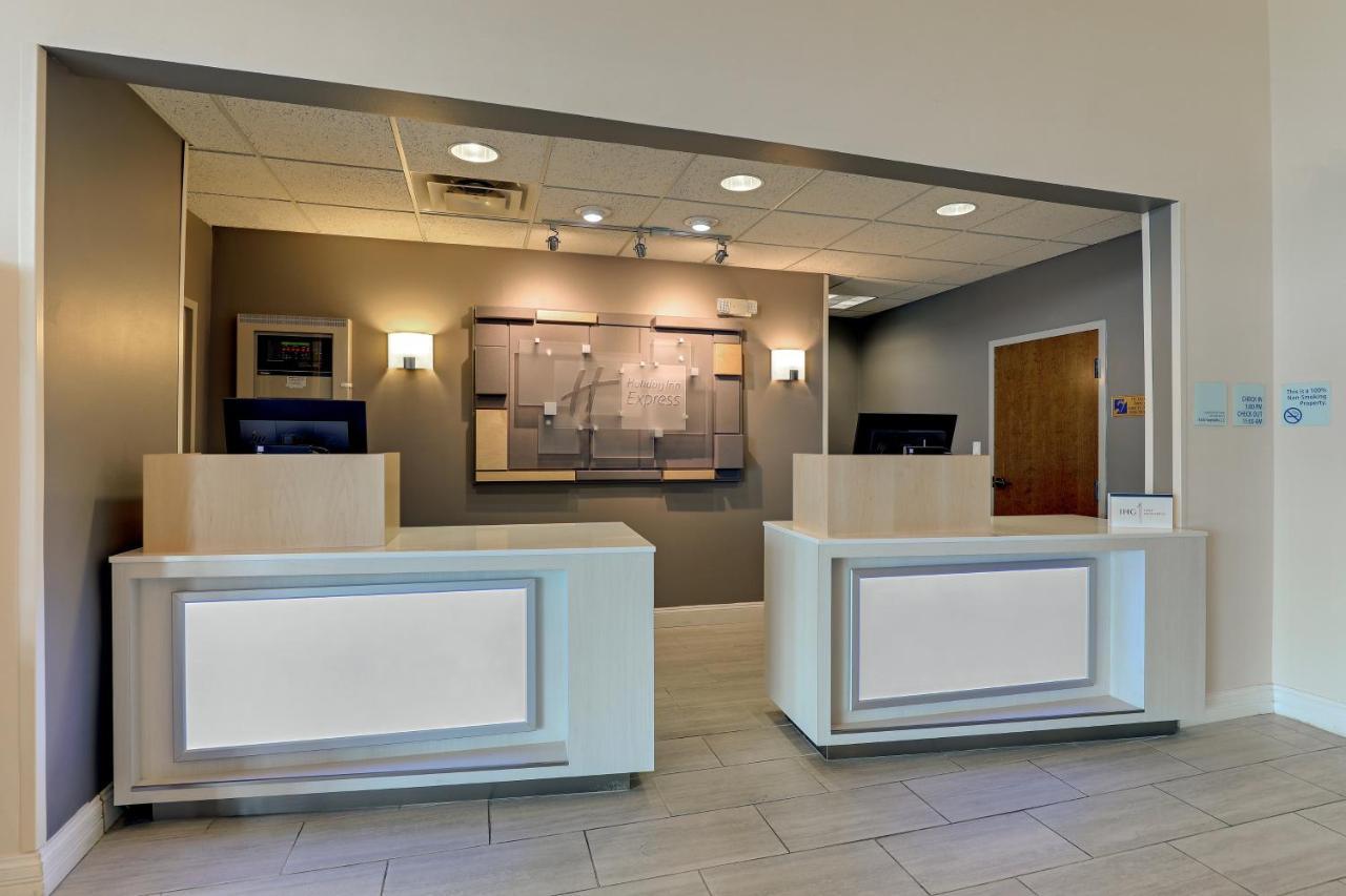Holiday Inn Express Campbellsville By Ihg Exterior photo